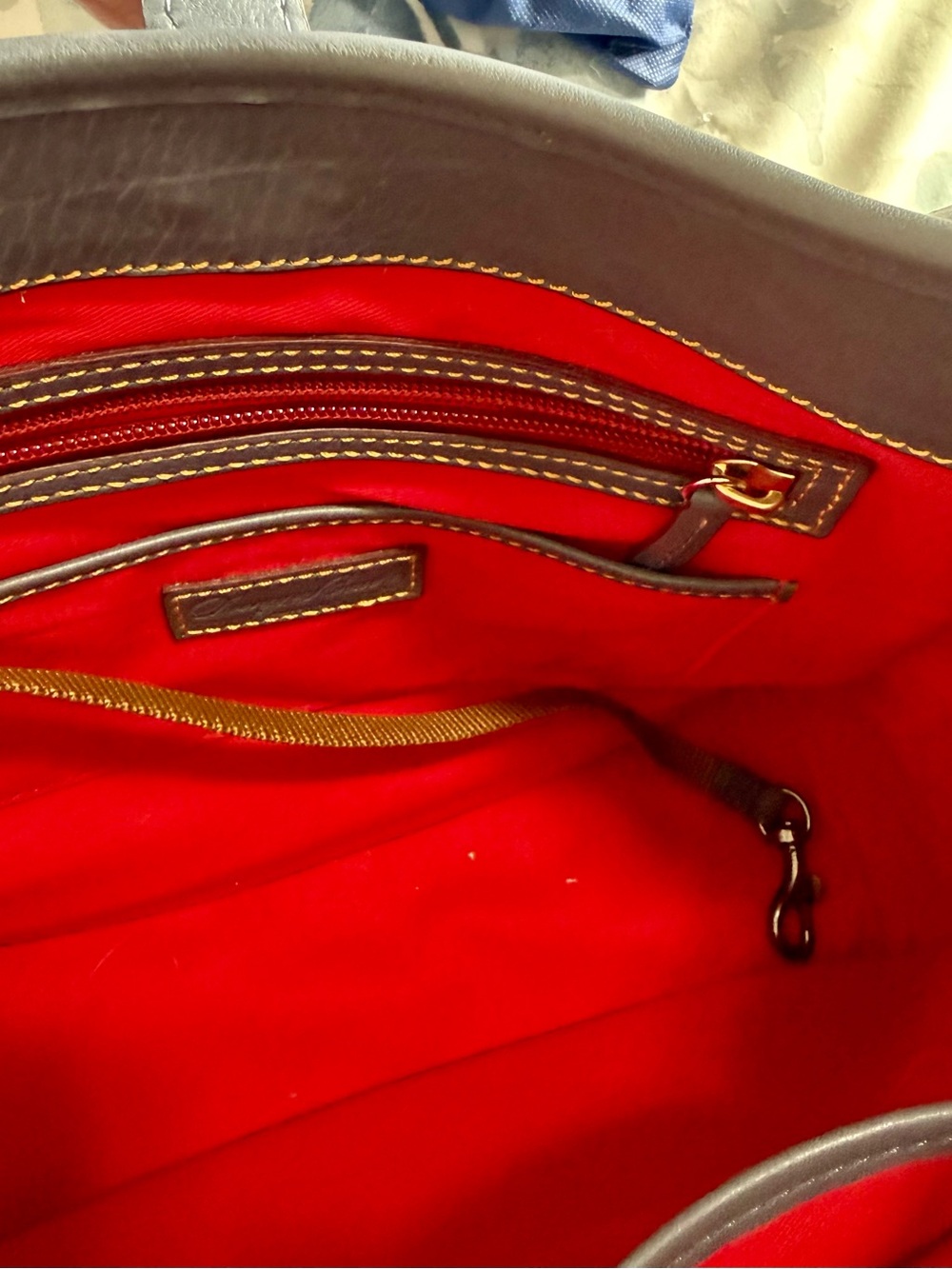Dooney and Bourke Large Messenger bag in Florentine Leather - Picture 6 of 7